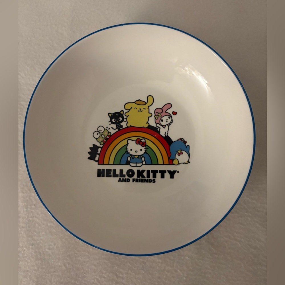 2/10✨Hello Kitty Sanrio Bowl